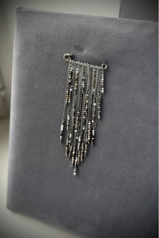 Marškinių Segė - žiogelis "Stiklo varvekliai"