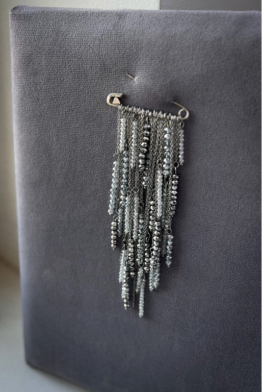 Marškinių Segė - žiogelis "Stiklo varvekliai"