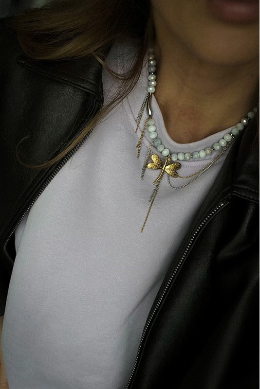 Stiklo vėrinys su Laumžirgiu ir grandinėlėmis 2