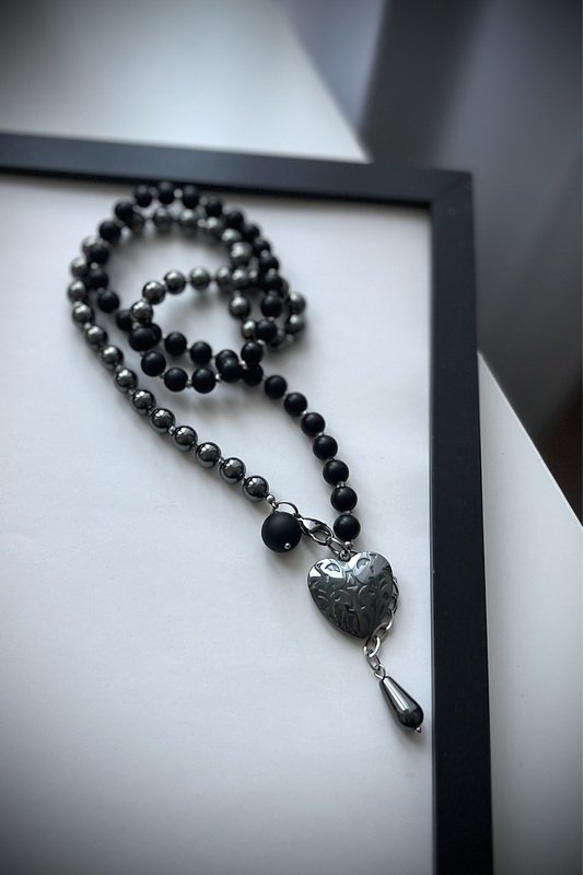 Šungito ir Hematito vėrinys su Hematito širdele 1