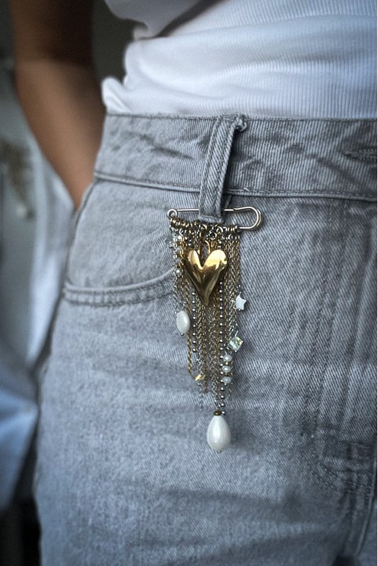 Segė - žiogelis "Perlo lašas ir Širdis"