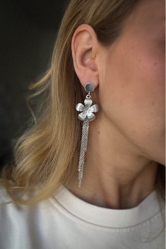 Auskarai "Gėlė su grandinėlėm" 1