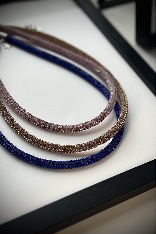 Stiklo kristaliukų vėrinys +DOVANA apyrankė