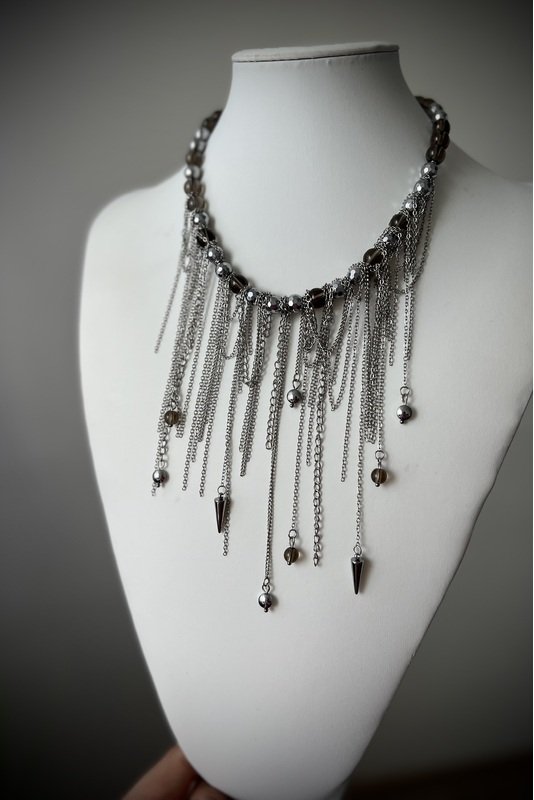 Hematito ir stiklo vėrinys su grandinėlėmis  2