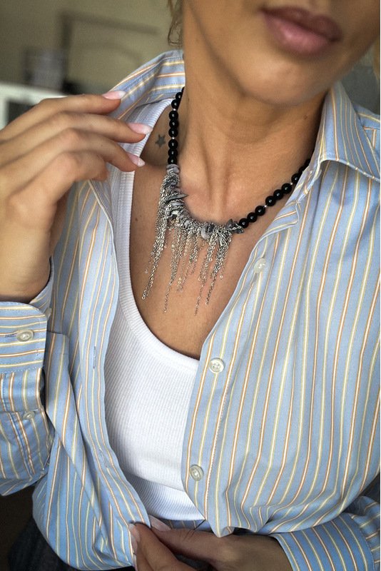 Onikso vėrinys su Kriauklės ir grandinėlių akcentu