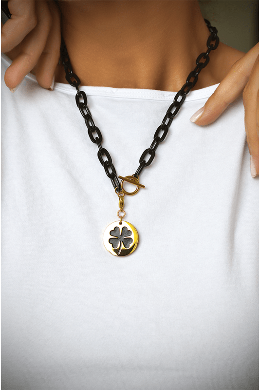 Juoda stambi grandinėlė su "Dobilo" pakabuku 2