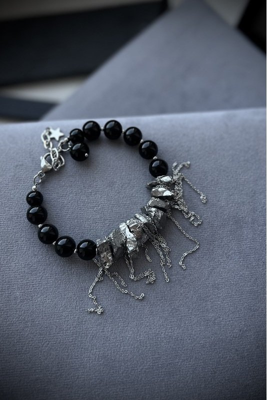 Onikso ir kvarco apyrankė su grandinėlėmis /1