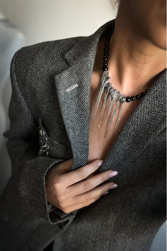 Onikso vėrinys su Kvarco ir grandinėlių akcentu