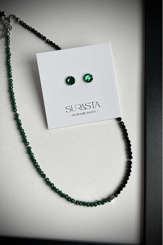 Smulkių stiklo karoliukų vėrinio ir PRIMERO kristalo auskarų komplektas