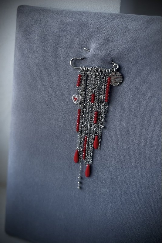 Segė - žiogelis "Raudoni lašai" sidabras